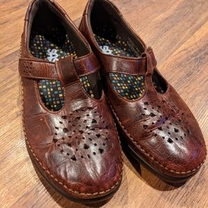 SAS Mary Janes in Walnut Brown